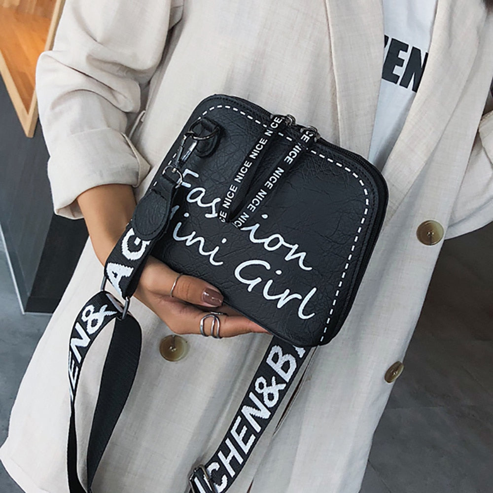Luxury Handbags Women Bags Designer Hand Bags For Women 2020 Letter Print Strap Shell Shoulder Bags Zipper Designer Party Clutch